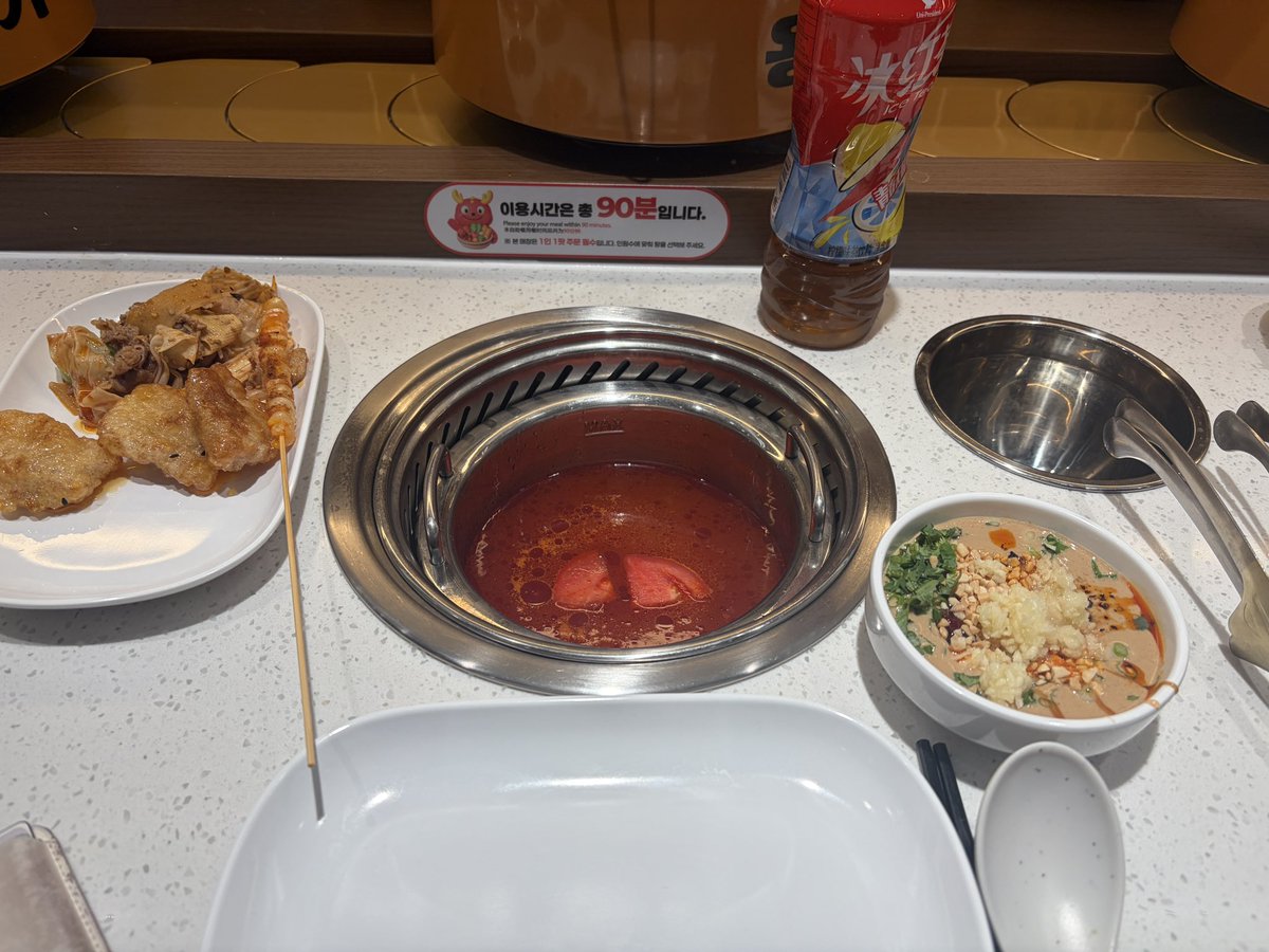 chaerryyyyy131's tweet photo. 용가혼밥햇더요 https://t.co/wmR1B5Ynb1