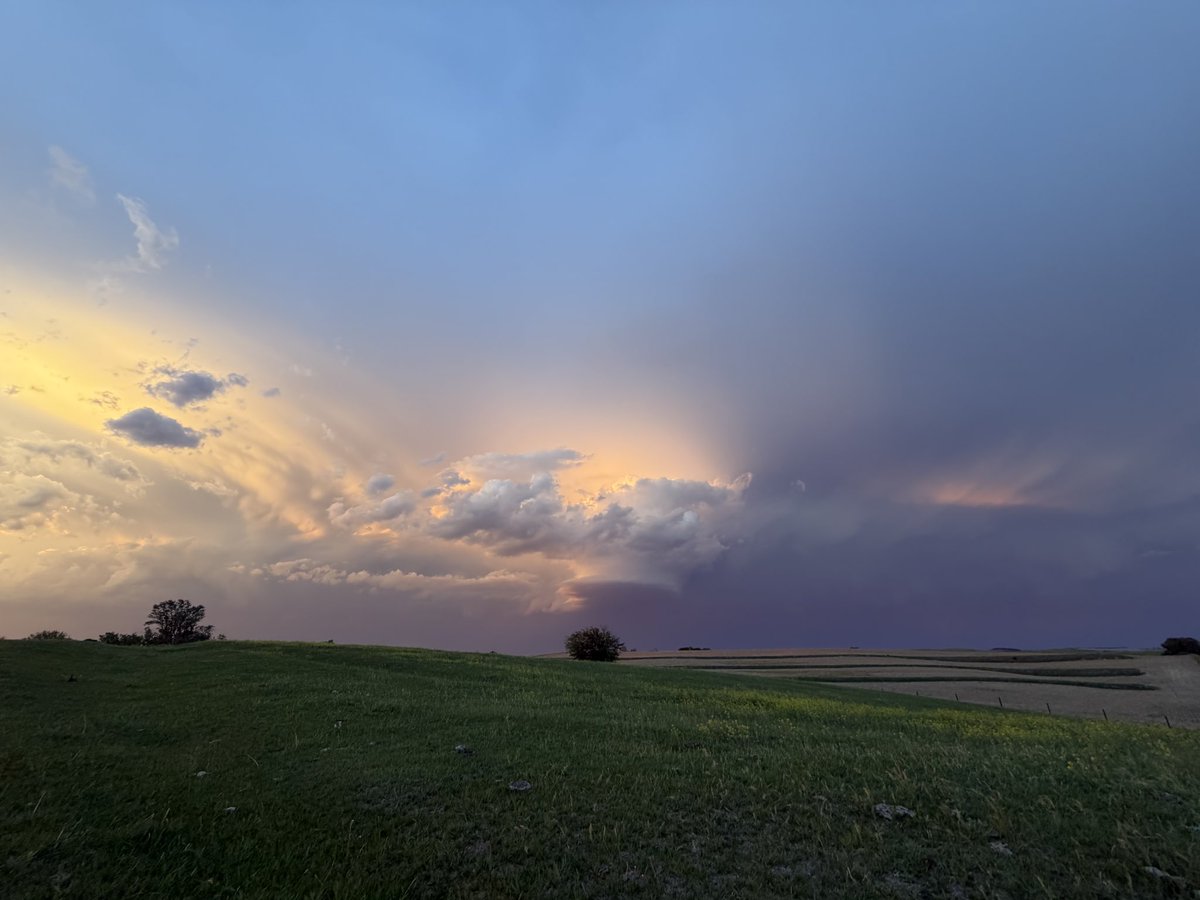 DAPS_Grad's tweet photo. Happy Friday! Here’s a beautiful cloud photo to brighten up your day ☁️ This photo was taken by our very own club member Ethan, the winner of our first ever Cloud Photo Contest 👏 Congratulations 🎉 [Photo taken near Saint Helena, Nebraska on May 24, 2026] https://t.co/5qzQBzICOo