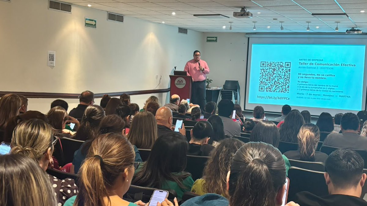 IssstesonGob's tweet photo. ℹ️ Con capacitación constante, #ISSSTESON ✅ brinda herramientas para fortalecer el servicio médico y la atención, y parte de ello es el taller de Comunicación Efectiva 🗣️ ofrecido por el Dr. Federico Jáuregui Rodríguez a personal del Centro Médico "Dr. Ignacio Chávez". https://t.co/xv0TVE2UCn