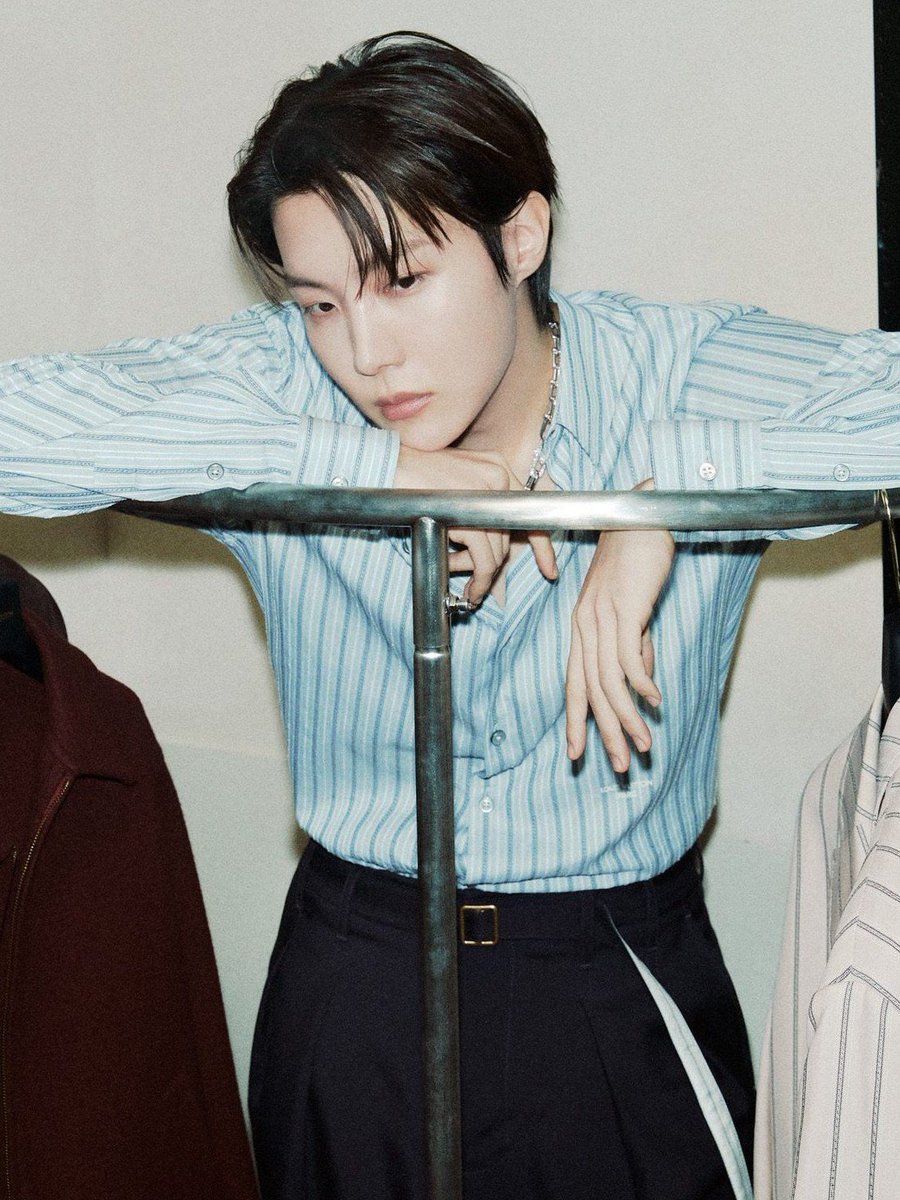 TheePopCore's tweet photo. j-hope has been named among the best dressed K-pop idols of all time by Complex Magazine. https://t.co/gqPqKwwHdj