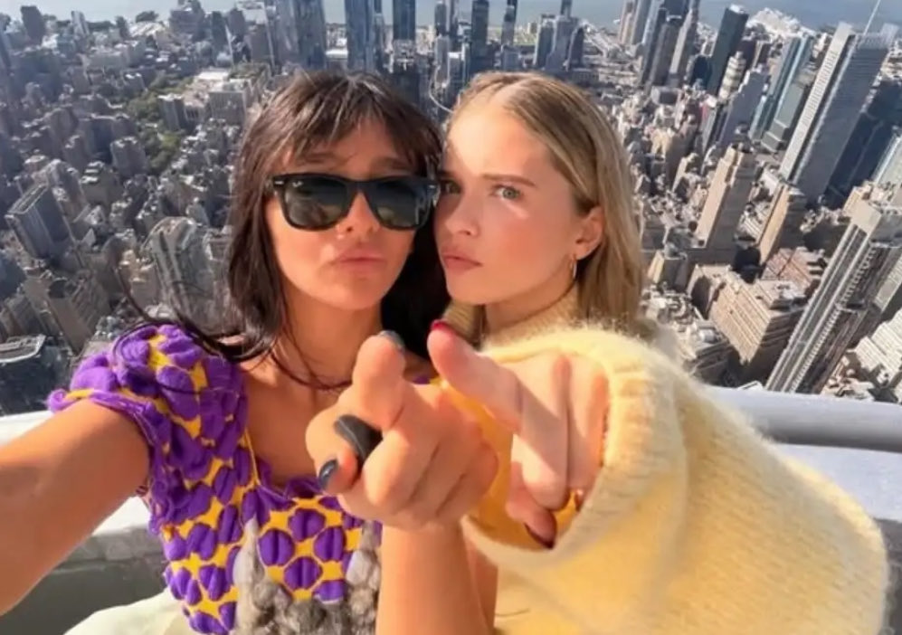 theoradupl's tweet photo. tune in October 1st!!! OR ELSE @malinaaweissman https://t.co/qLPfrbOV2p