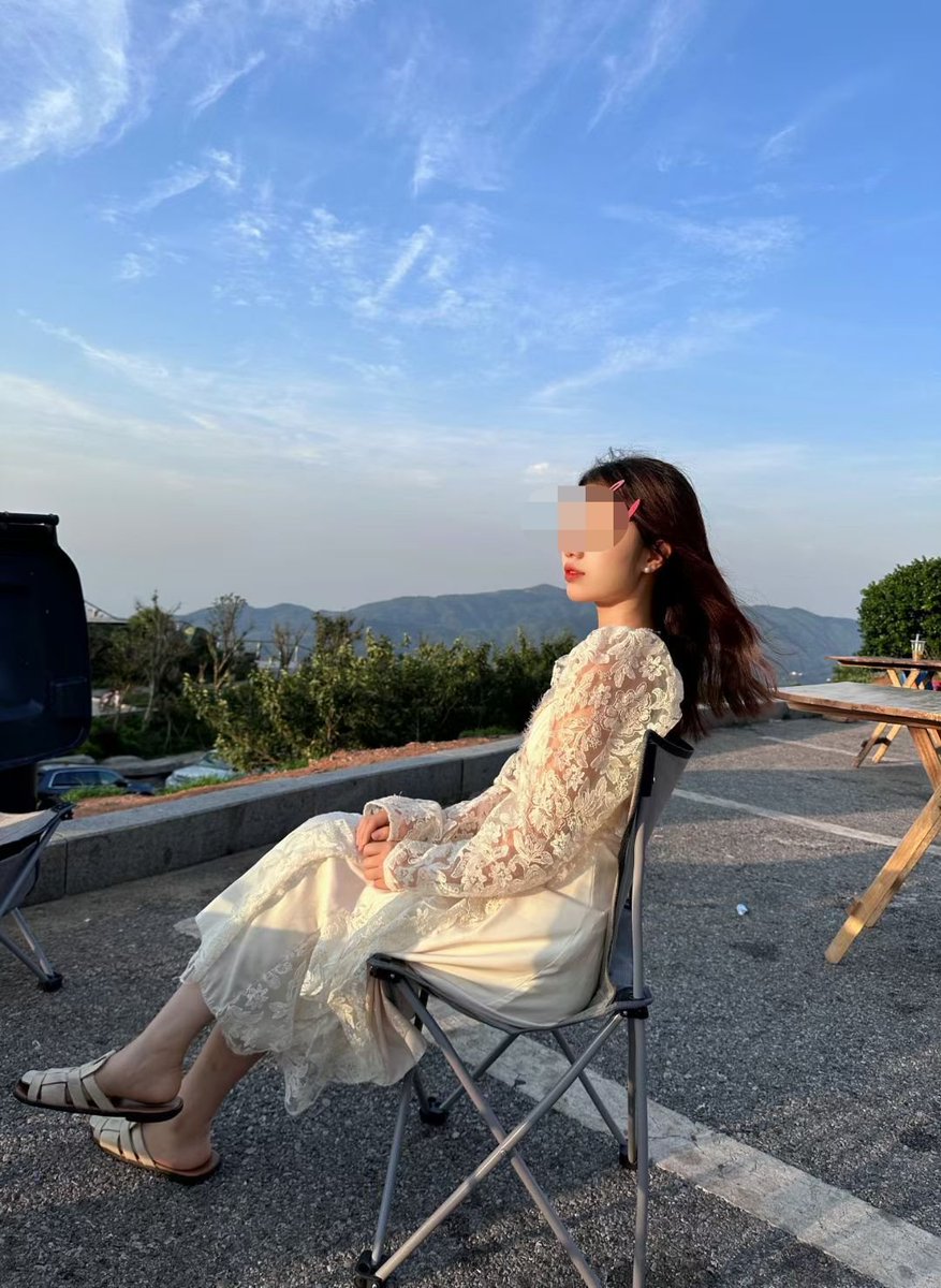 aushnly's tweet photo. 傅婉婷 ��龄23，她绿帽男朋友上贡曝光。 #绿帽  #曝光 https://t.co/e5vOKVuude