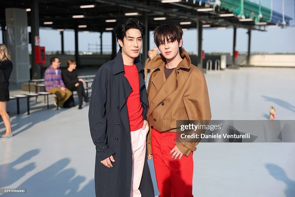 AllNews_th's tweet photo. ความภาคภูมิใจของแฟนๆ พาส่องลุคของ 2หนุ่ม "เติ้ล-เฟิร์สวัน" เข้าร่วมชมแฟชั่นโชว์ MOSCHINO Spring/Summer 2027 ณ Milan Fashion Week 

TLE FIRSTONE AT MFW 2027
#MOSCHINOSS27xTLEFIRSTONE 
#TleFirstone #TLE_mtm #Firstone
#MOSCHINO

📸 : Cr. Gettyimages 🙏🏻 https://t.co/F4RTKwtfH5