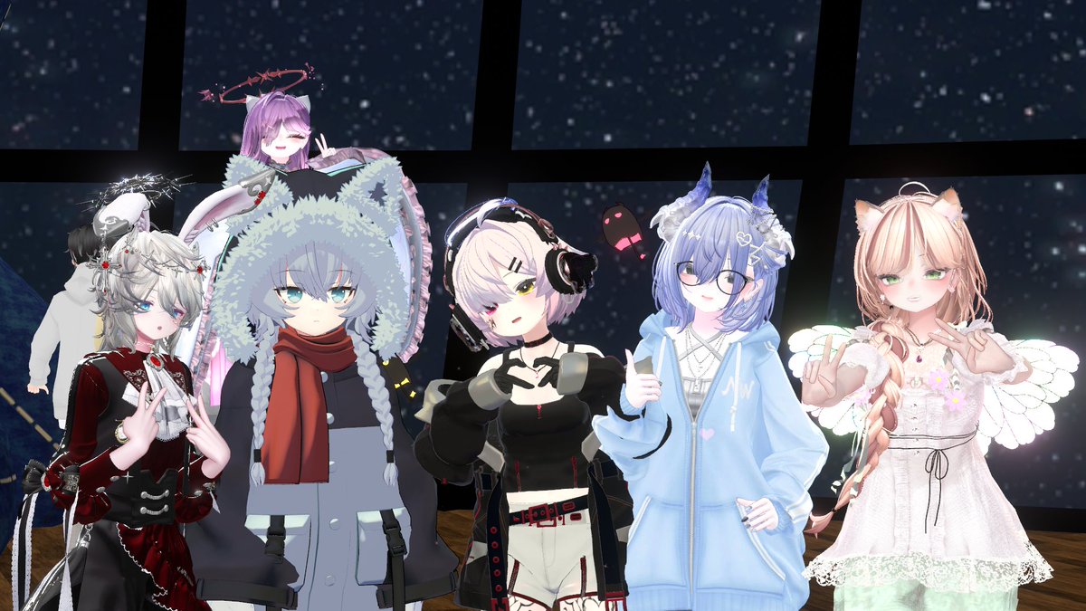 ASH_VRC_'s tweet photo. たまたま遭遇したフレンドさん達と、キャストさんとの集合写真～！📸 https://t.co/UMJK2jU2A9