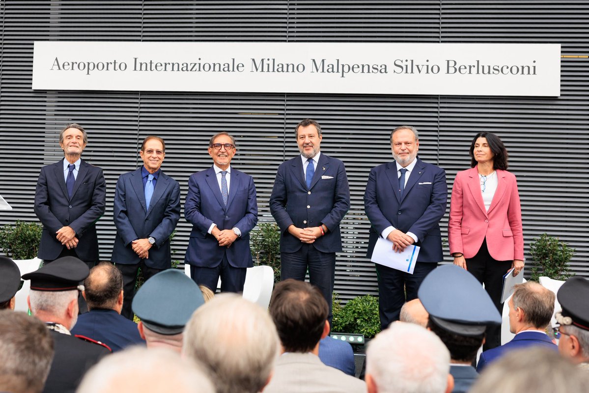 Ignazio_LaRussa's tweet photo. Questa mattina ho partecipato all’intitolazione dell’Aeroporto Internazionale di Malpensa a Silvio Berlusconi. https://t.co/aiRAYeB5Qx