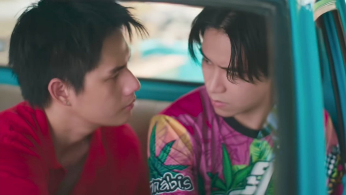 cheeeryahhh's tweet photo. if a man(winny) is looking at me like that, i will actually die. wave is a strong soldier🤣🤣🤣
#ThatSummerRewatchEP2 https://t.co/KswTh6AJcc