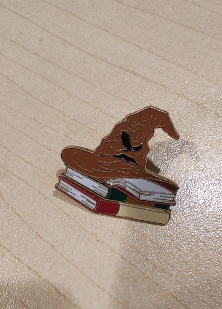 kary_cp33's tweet photo. A poco no era una preciosura mi pin nuevo... Ame mi regalo 😍 https://t.co/kMw6ggSWpQ
