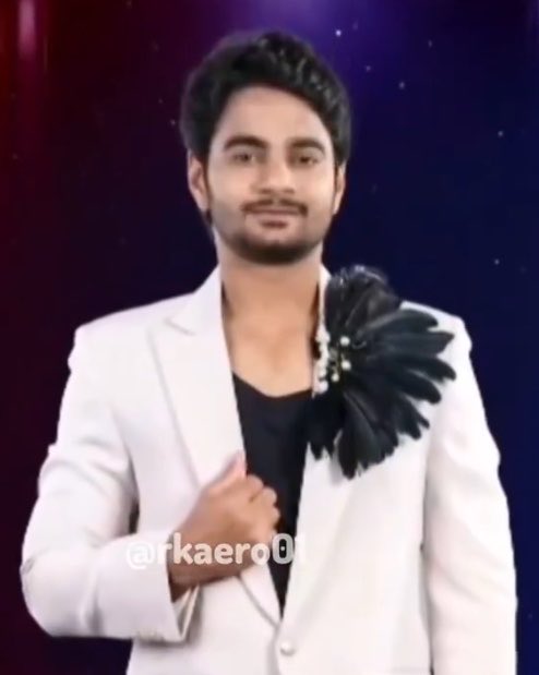 mabbuman1's tweet photo. #BiggBossTelugu10
 
Front foot player👇🏻        Lafoot player 👇🏻 https://t.co/8HGtOaSMxC