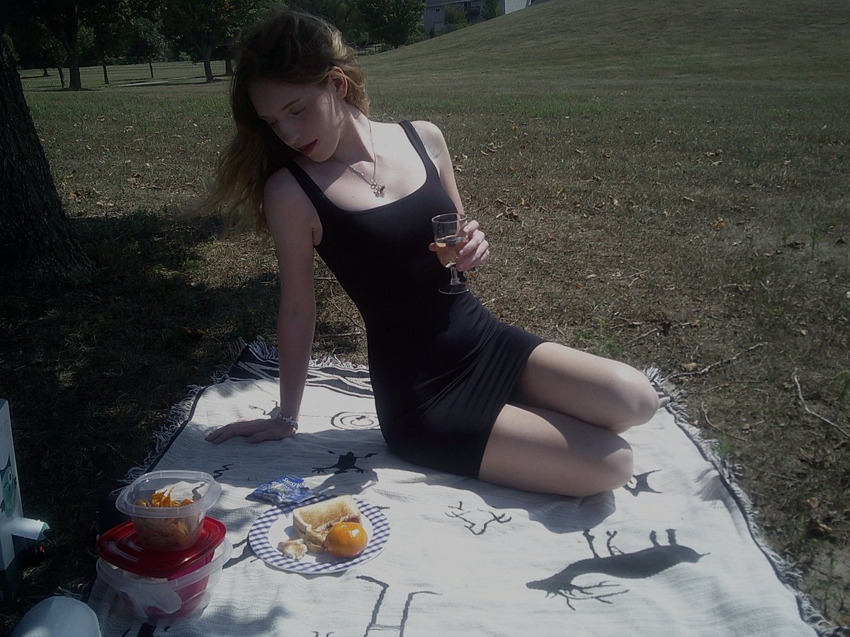 bodytea05's tweet photo. felt pretty may delete later https://t.co/pCSQ9jZPwg