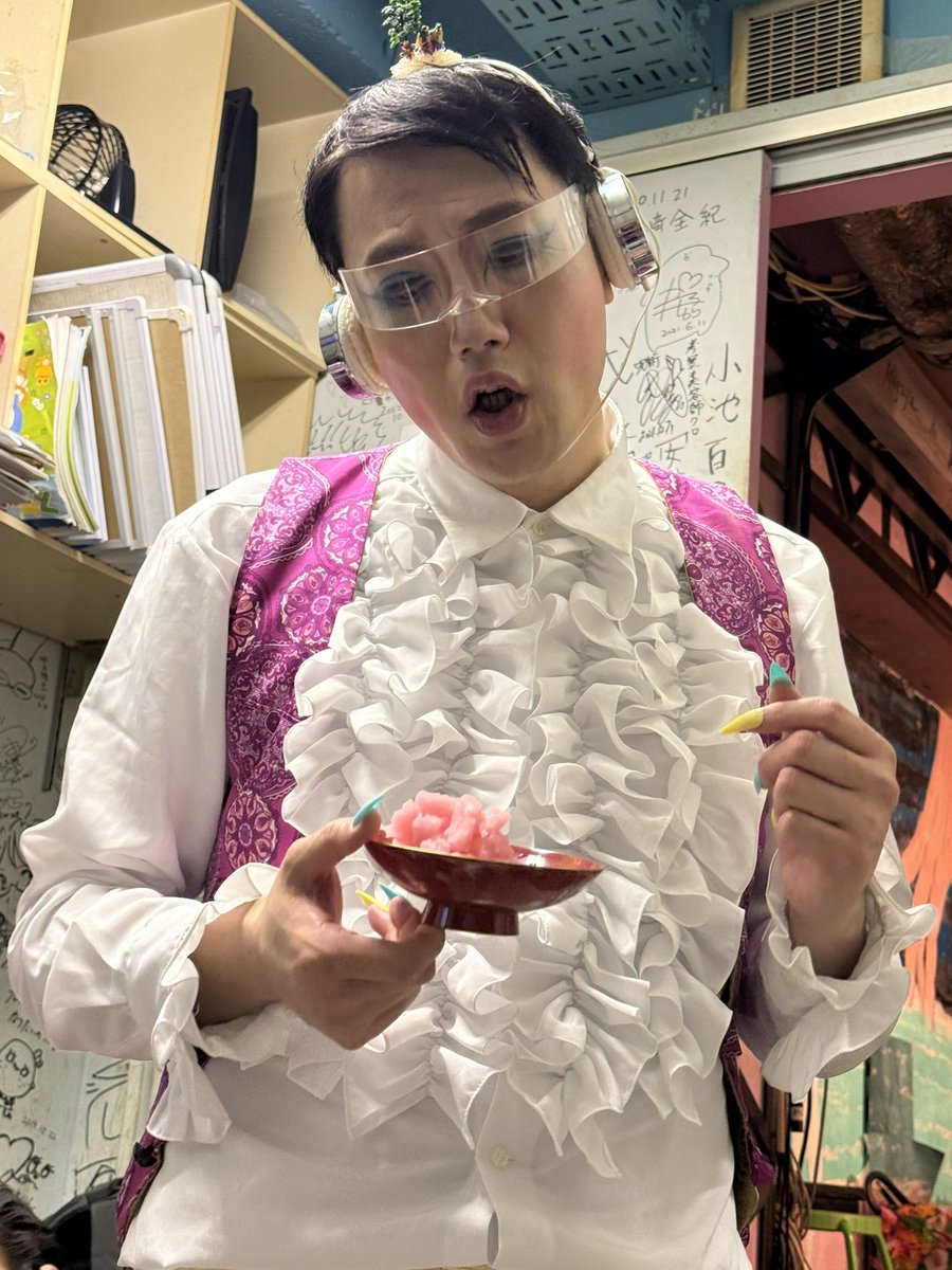 mapleandonatsu's tweet photo. ユビッジャポ~ポーレーション新メンバーは、ギャノン！入社？加入？おめでとう御座います㊗️儀式もしっかりしました！
ユビッジャポポポー
プルペコ
ギャノン

レイザーラモンHG
虹の黄昏
メイプル超合金安藤

DITO https://t.co/2uktJ9yxAA