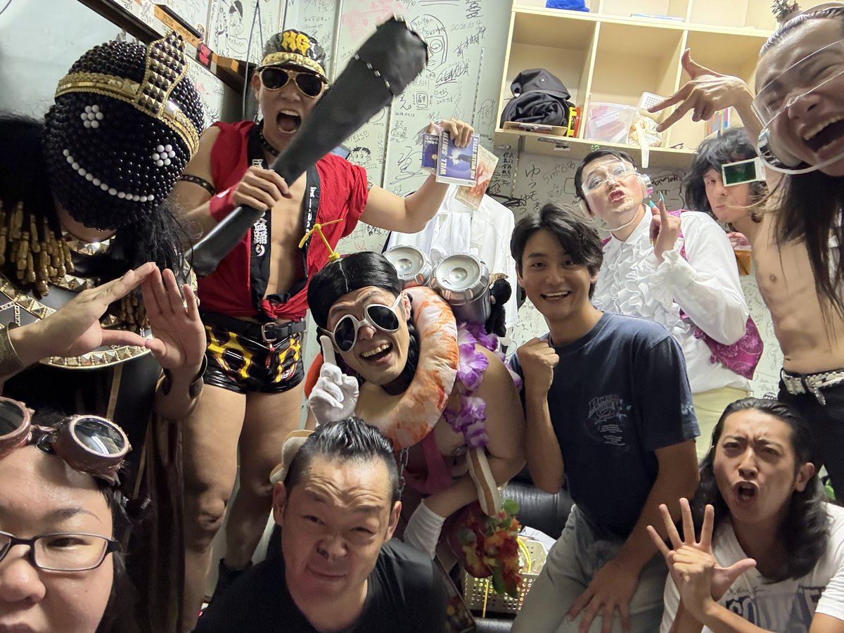 mapleandonatsu's tweet photo. ユビッジャポ~ポーレーション新メンバーは、ギャノン！入社？加入？おめでとう御座います㊗️儀式もしっかりしました！
ユビッジャポポポー
プルペコ
ギャノン

レイザーラモンHG
虹の黄昏
メイプル超合金安藤

DITO https://t.co/2uktJ9yxAA