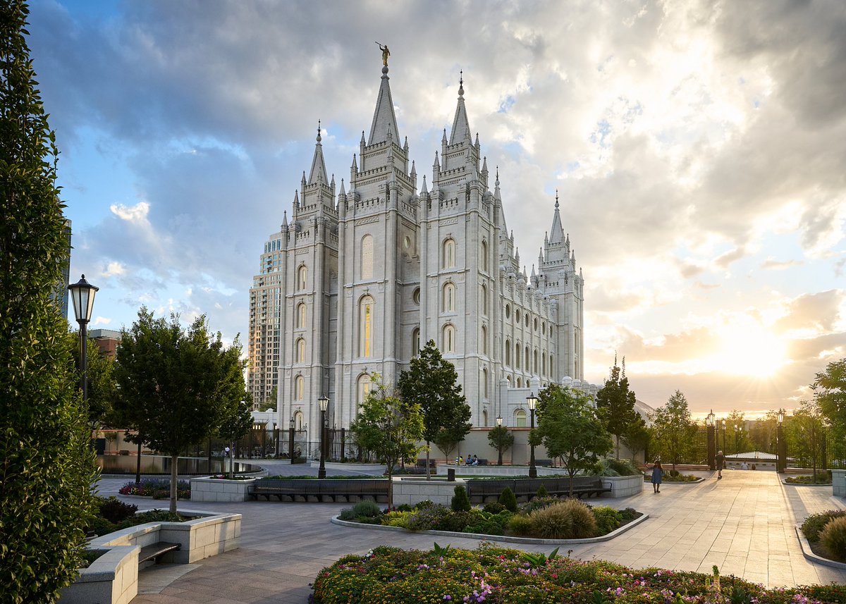 Ch_JesusChrist's tweet photo. North Temple Street in Salt Lake City, Utah, is now free of construction barriers as the nearly seven-year renovation of the Salt Lake Temple draws to a close.

Temple Square, from State Street to West Temple, will be open to the public for the upcoming general conference of The Church of Jesus Christ of Latter-day Saints. Visitors can walk the grounds and admire the beautiful landscapes and statues.

For more information, visit Church Newsroom.

https://t.co/LRza7go307