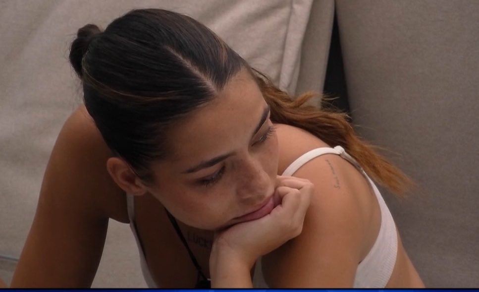 liz0820marina's tweet photo. Piera ✨💛 hasta sin truco e bella  #gfvip https://t.co/qcoMJlq5Tc