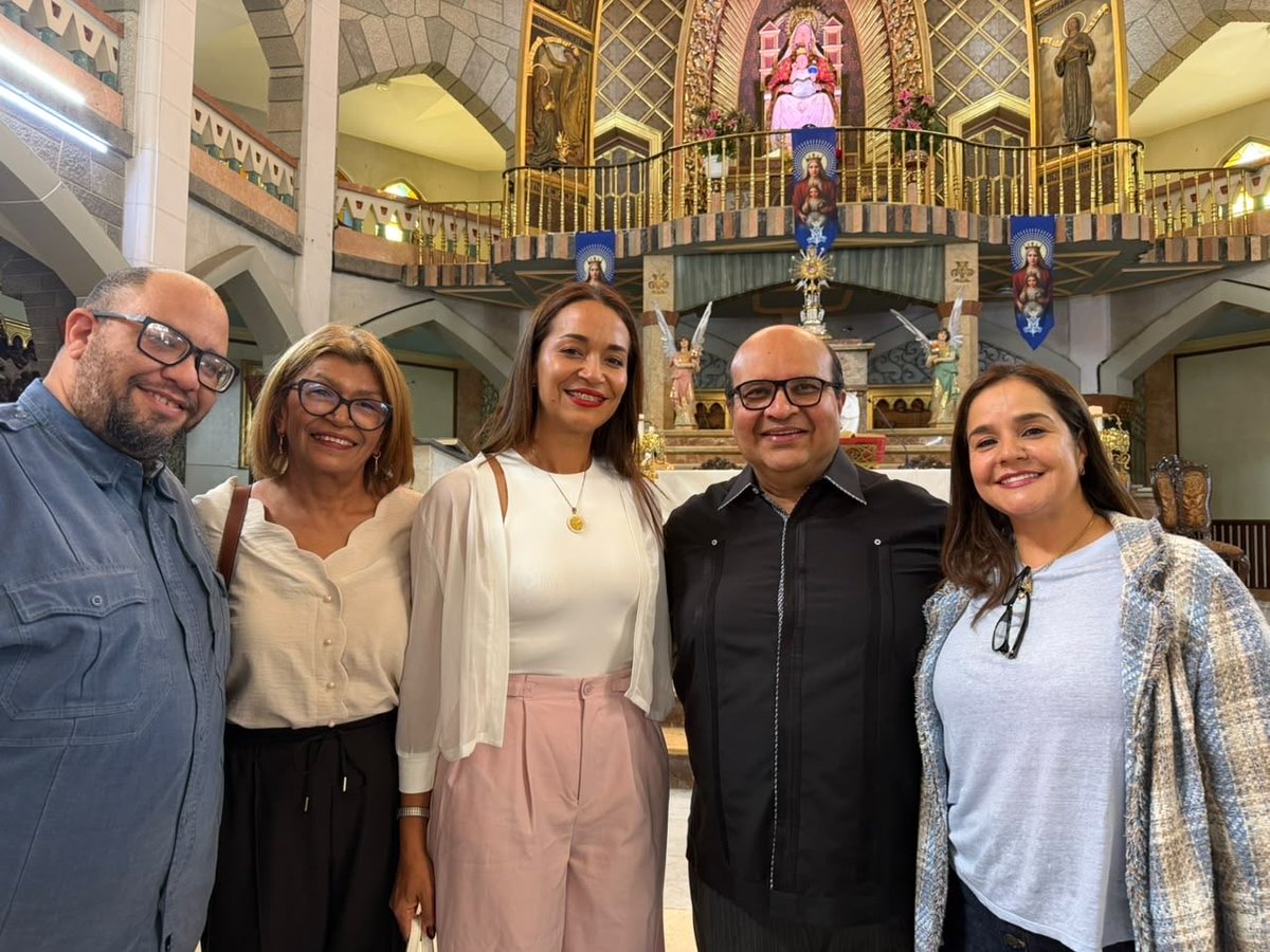 VoluntadPopular's tweet photo. Miembros de la Dirección Nacional de Voluntad Popular acompañaron a las autoridades de Proyecto Venezuela en la misa celebrada con motivo del 31 aniversario de esa organización, fundada por Henrique Salas Römer.

La misa tuvo lugar en el Santuario Nuestra Señora de Coromoto, en El Paraíso.

Durante la actividad, nuestro coordinador operativo nacional, Roland Carreño, transmitió, en nombre de toda la familia naranja, nuestras felicitaciones y mejores deseos a sus dirigentes y militantes.

🧡 Seguimos convencidos de que la unidad, el respeto y el trabajo conjunto entre quienes luchamos por la democracia son fundamentales para construir el futuro de Venezuela.