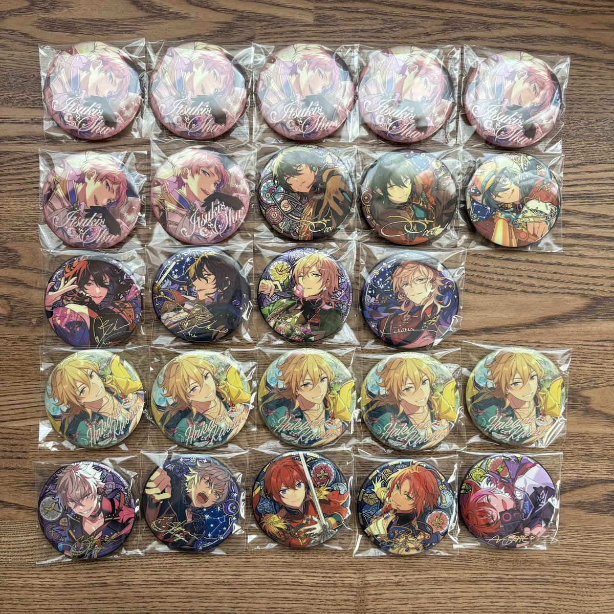 Toshi_2328's tweet photo. [譲渡] あんスタ 10周年缶バッジ 中国 缶バッジ

譲)画像参照

求)定価またはかかった金額(+送料)

相変わらず検索載らないので…見れた人いたらいいなくらいの緩募です。
こちらも全て条件なしでお譲り可能でございます。
引用先の紙類とあわせてお求めの方いましたら… https://t.co/CkdnZPGru7