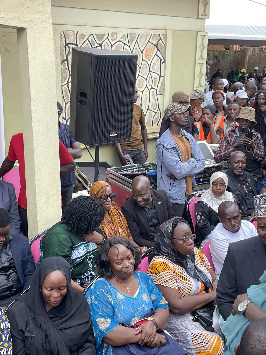 ZambaaliBulasio's tweet photo. Today, in Kyanja we laid to rest the legendary Moses Matovu, a giant of Uganda’s music whose contribution spanned more than 50 years.
His music, talent and dedication helped shape Uganda’s musical heritage and inspired generations of artists and music lovers. As we bid farewell, we celebrate a life that gave so much to our culture.
May his soul rest in eternal peace. #Zambaali