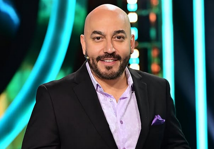 h_conexion's tweet photo. 🔴 #Viral | 📺 #LupilloRivera dejó sorprendidos a todos en "#TopChefVIP" al anunciar su salida de la competencia, acusando a la cadena #Telemundo de traicionarlo al difundir información de su vida privada🔥Atrévete a descubrir más, entra ya 👇
https://t.co/4rKnhcbX5Z https://t.co/PLilmD1rHu