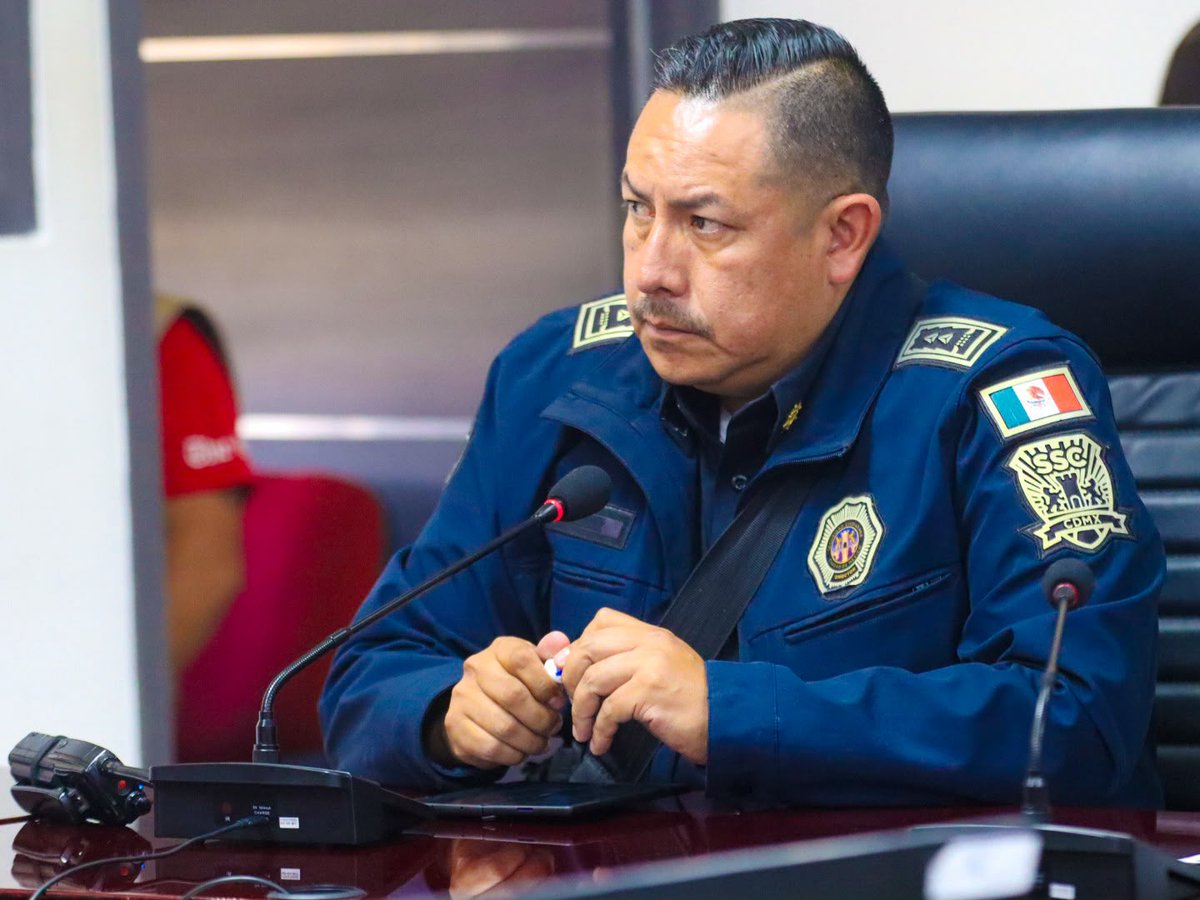 TuAlcaldiaGAM's tweet photo. 🚔💥 En GAM la seguridad se trabaja todos los días y en territorio.

Desde la Mesa para la Construcción de la Paz coordinamos acciones, fortalecemos la prevención y atendemos las necesidades de las familias maderenses.

Aquí gobernamos con presencia, cercanía y acción. 🤝

#GAM https://t.co/FvCVWM3JSD