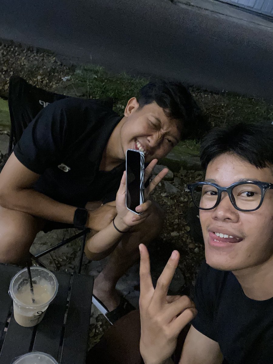 Raplirapliii's tweet photo. Angkringan with bro @Uannn_s https://t.co/rZZbXktT1F
