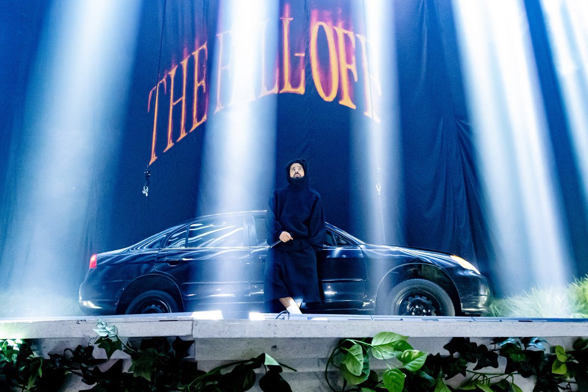 coleworldcharts's tweet photo. 45 shows down, 28 more to go. See you soon, GOAT. @JColeNC https://t.co/sBwcu7X2DR