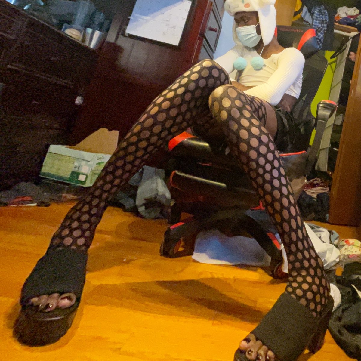 ablackfem's tweet photo. Heyyy! #femboy #fishnets #femboyfriday https://t.co/Kojb4KaxYP