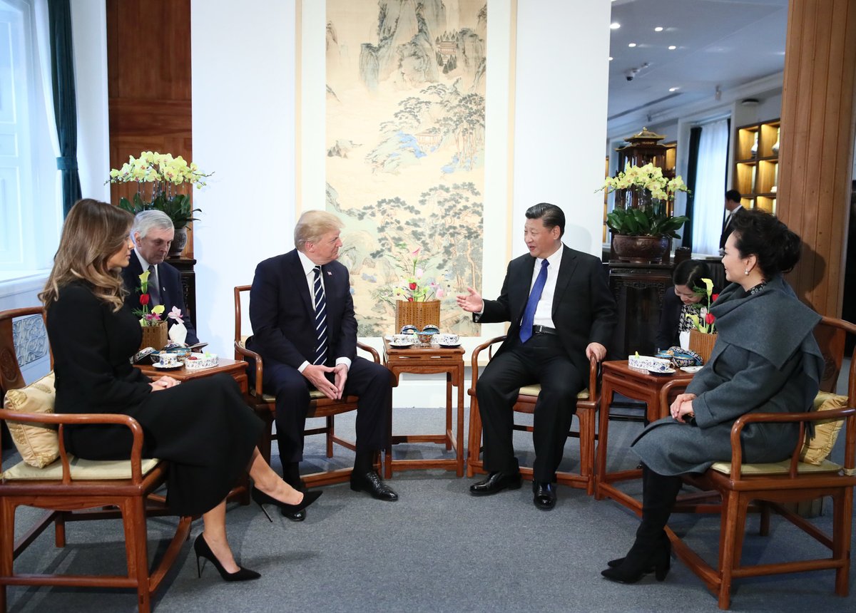 XHNews's tweet photo. Tea time between Xi and Trump:
Chinese President Xi Jinping and his wife, Peng Liyuan, had a chat over tea with U.S. President Donald Trump and his wife, Melania Trump, on Friday at the White House, during their visit to the United States.
Tea, a symbol of hospitality and respect in Chinese culture, offers more than a drink -- it creates a relaxed atmosphere for dialogue and a bridge for exchange.
In 2017, Xi hosted Trump with afternoon tea in the Palace Museum in Beijing. This May, the two leaders sat down again over tea for private talks at Zhongnanhai, the leadership compound in Beijing.
Rooted in China's rich tea tradition, chats over tea have emerged as a signature of Xi's diplomatic style. During his overseas visits, Xi has also been invited by foreign leaders for conversations over tea. #Xiplomacy