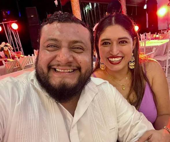 juanitabanana71's tweet photo. Que nos puede decir #EFRENJARQUINGONZALEZ referente a #REYNAALONSOCARRASCO directora del #DIF #JUCHITAN y esposa de #MIGUELSANCHEZALTAMIRANO #QUETU. Se menciona que se encuentra en la nómina de los @SSO_GobOax!! El @GobOax y @salomonj siempre estuvo enterado de la situación?? https://t.co/Kks7G0dTI5