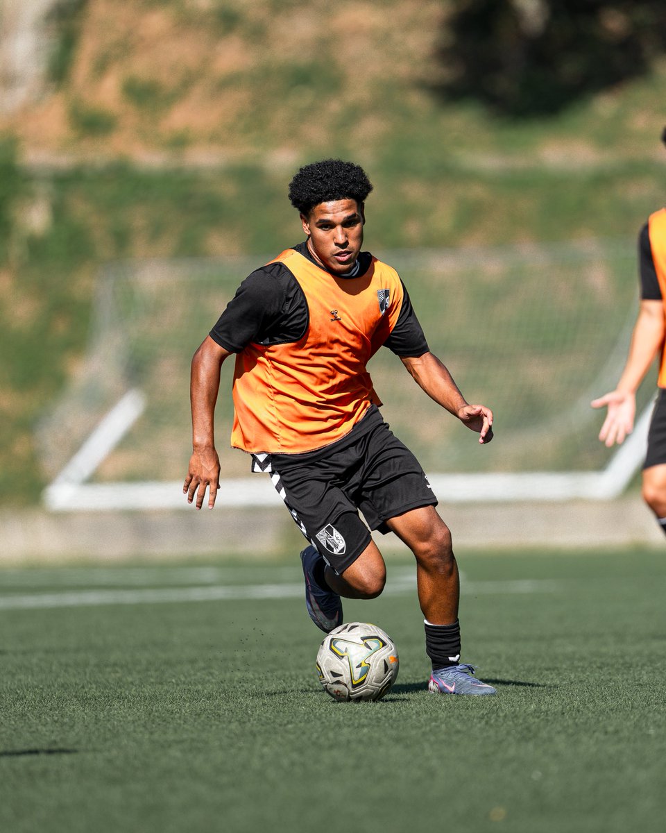 VitoriaSC1922's tweet photo. Unidos e com a ambição de voltar aos triunfos. #Sub19VSC jogam este sábado. 🫡
Vitória SC 🆚 FC Famalicão
🕒 Sábado, 15:00 horas
📍 Academia FC Famalicão https://t.co/pTsJtuAaGV