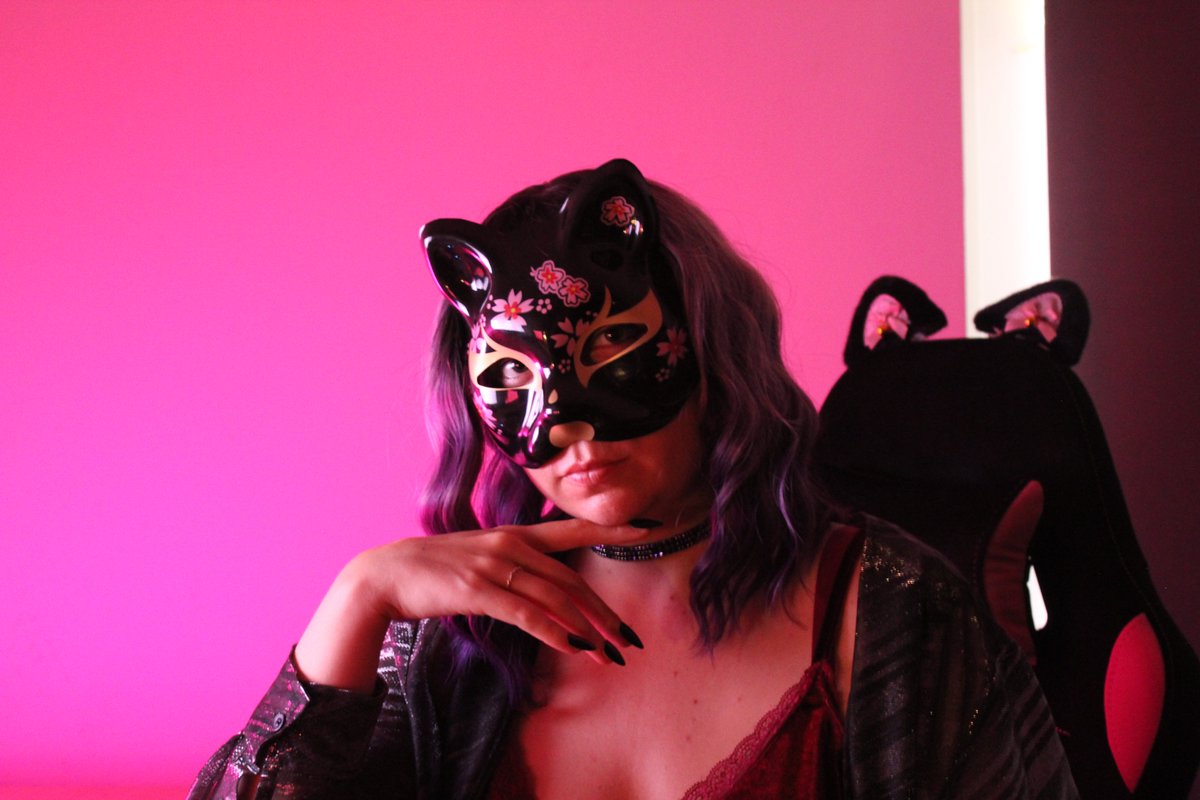 LadyMya666's tweet photo. Oh, hi. It's me. :3 🖤 https://t.co/QN7Fkln657