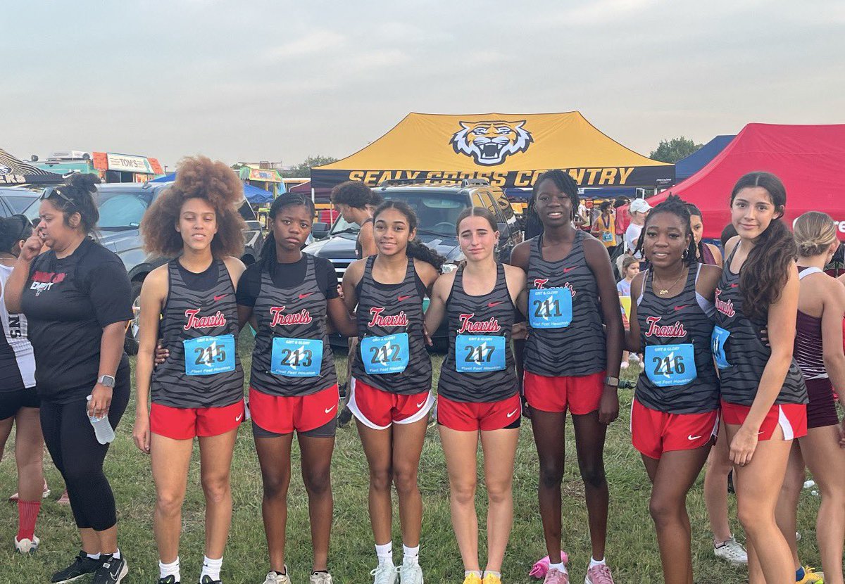 HazelVowell29's tweet photo. Grit and glory invitational today. 
 Won with a 19:00 and got athlete of the month!
@TravAthletics @THSTrackField https://t.co/7To8oz46i6
