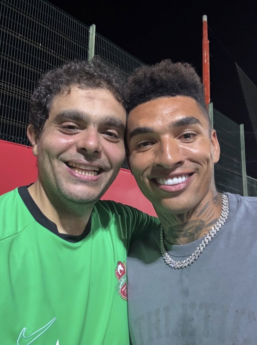 AhliDxb1's tweet photo. يأتون إلى الأهلي لـ مهمة عمل ،
ثُم يخرجون وهم عُشاقاً للكيان

أيجور خيسوس ابن النادي الاهلي❤️ https://t.co/JLSmwxT6nZ