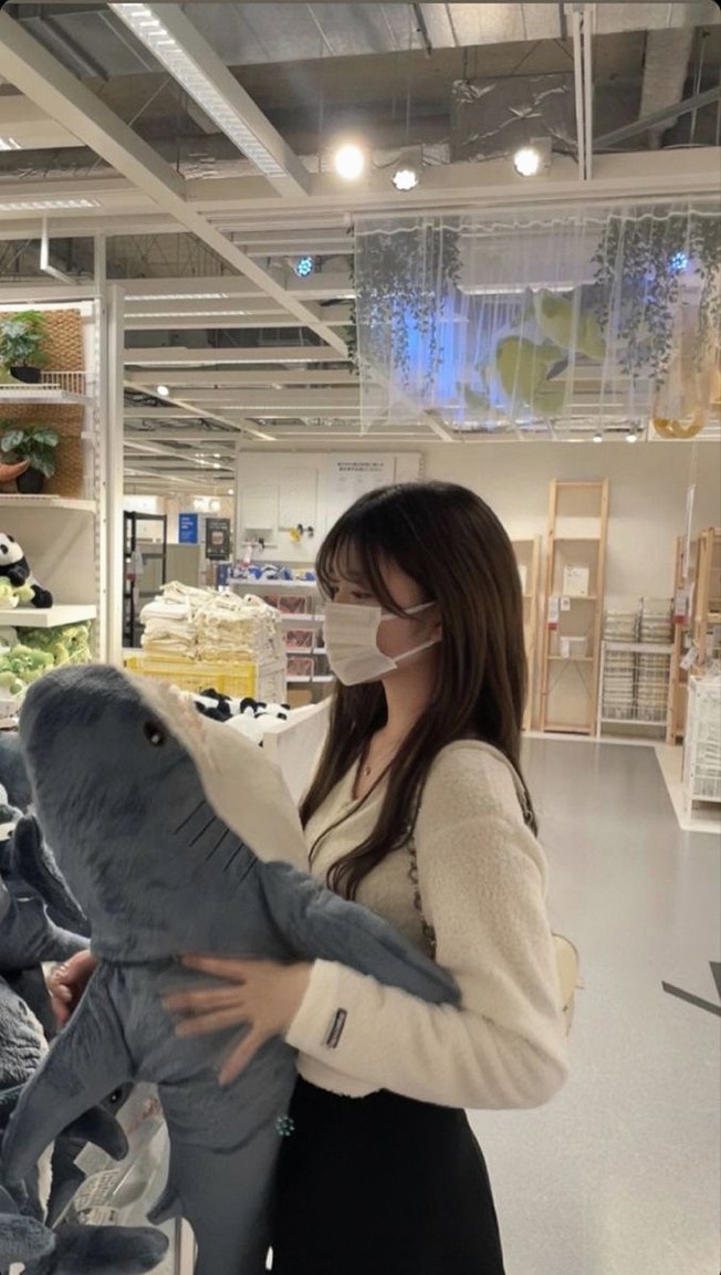 pelosumisu's tweet photo. あの今日のまむちゃんもめちゃくちゃ可愛くてだいすき😭
切り抜きいっぱい流れてきて体調治りそう。 https://t.co/UFdrWjhEKx