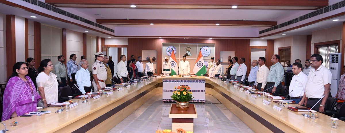 OdishaRedcross's tweet photo. The Executive Committee Meeting of the IRCS,OSB,was held on 25.09.2026 at  Lok Bhavan, Bhubaneswar,under the chairmanship of the Hon’ble Governor of Odisha,Dr. Hari Babu Kambhampati in presence of Sri Ganesh Chandra Patra,Honorary Secretary and other Executive Committee Members . https://t.co/oNT2ggOO4D