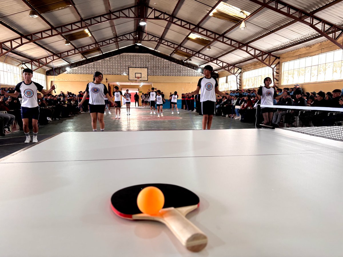 EducacionZ3_Ec's tweet photo. 💻🏀 El Gobierno Nacional fortalece la educación y el desarrollo integral de nuestros docentes y estudiantes con la entrega de kits de equipamiento tecnológico e implementos deportivos a las unidades educativas del cantón Guamote. https://t.co/yUVZdYQ2t6