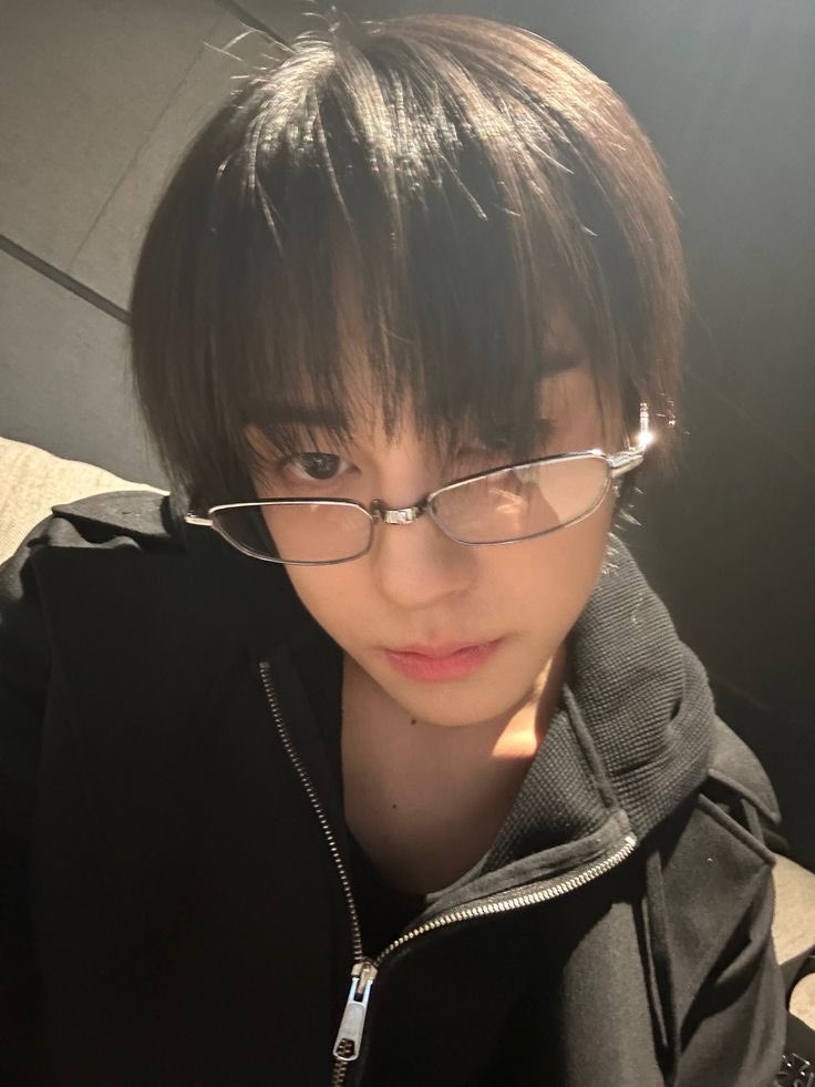 trippedmushroom's tweet photo. begging for a treat #lunéselcaday #lsd #taki https://t.co/9LfLHKfD5D