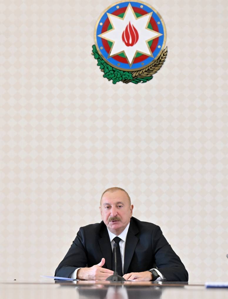 Asiff7v1's tweet photo. Ölkəmizdə yeni, müasir sənaye istiqaməti formalaşdırılır. 'AzerGold' Qapalı Səhmdar Cəmiyyəti 2015-ci ildə yaradılıb və 10 il ərzində çoxşaxəli milli dağ-mədən şirkətinə çevrilib. Bu Proqramın icrası nəticəsində yeni sənaye zəncirləri formalaşacaq.
#dövlətproqramı https://t.co/fqLFZZuM88