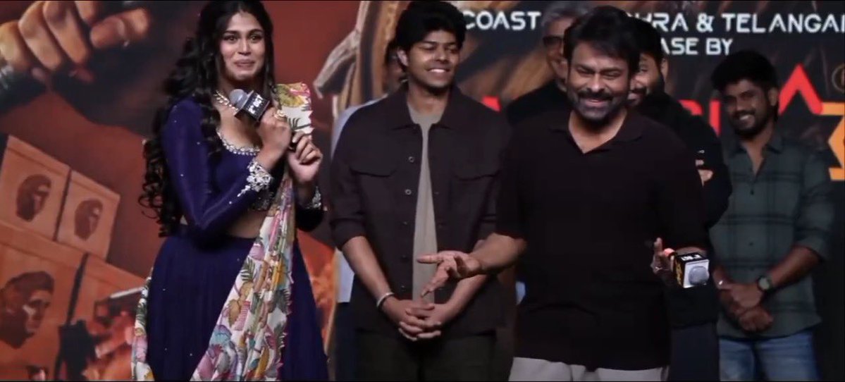 CinemaMadness24's tweet photo. Okataa rendaaa…48 years career. Adii allatappa ga edo kaalam gadipesthey vachina career kadu, kashtapadi mettu mettu ekki andari thala meedaki ekki kurchunadu @KChiruTweets 🔥🤙🏻

Mee lanti enni pichi raallani dhaatukuni vachi untadra. Papam meeru kashtapadi chesina troll uff ani oodesadu casual ga. 🤙🏻