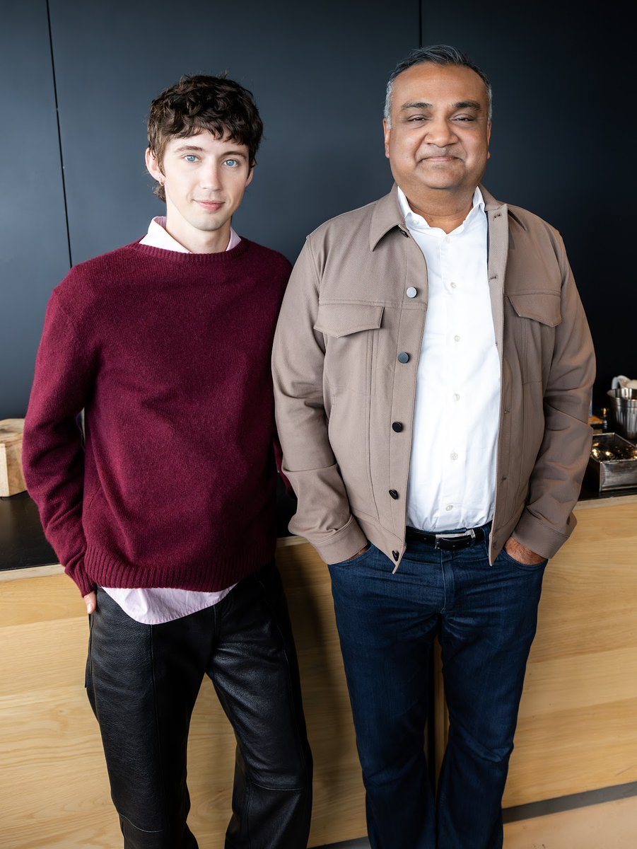 nealmohan's tweet photo. Thank you, @troyesivan, for being part of #MadeOnYouTube this year!
Troye got his start right here on @YouTube, sharing bedroom covers and candid vlogs while building a community of fans all over the world. Today, he’s selling out arenas and bringing that same authentic approach to his music and visual storytelling. Can’t wait for his new album next month!