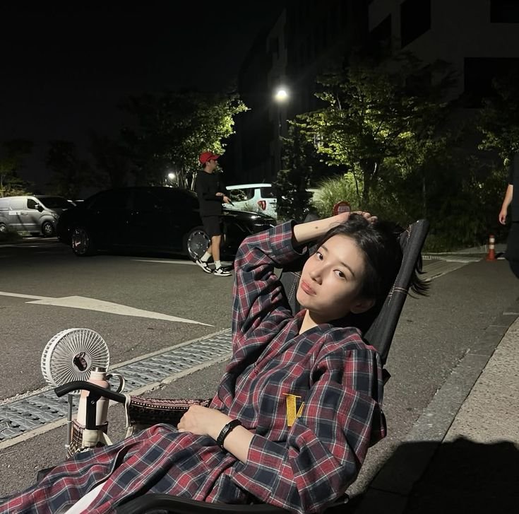 juwimerah's tweet photo. ㅤ
ㅤ⟟ 𝙋𝙖𝙨𝙖𝙧 𝙎𝙚𝙣𝙚𝙣 
ㅤ   𝙎𝙚𝙣𝙚𝙣, 𝙅𝙖𝙠𝙖𝙧𝙩𝙖 𝙋𝙪𝙨𝙖𝙩.
  ㅤ 𝟮𝟯:𝟰𝟬 — 𝟮𝟱- 𝟬𝟵 - 𝟮𝟬𝟮𝟲.
Sajen sebelum berangkat ke negeri orang. Kurang afdol kayaknya kalo pergi jauh gak belanja dulu, walaupun gak ada fungsinya juga.
ㅤ https://t.co/HOCoHYTPnr