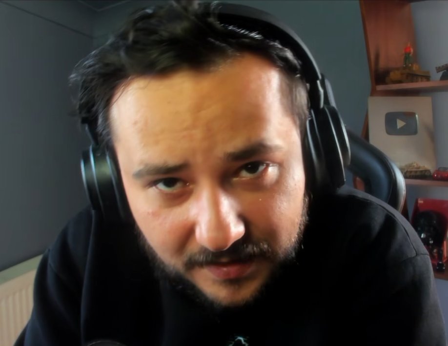 Haber's tweet photo. Çektiği Paradox oyun videoları ile tanınan YouTuber Maxmarine:

"Herhangi bir özür gelene kadar oyunlarını oynamayacağım, sponsorluklarını almayacağım.

İnsanların bazı kırmızı çizgileri olması gerekiyor. Konu Atatürk ve Türk milli değerleri olunca gözü karartmak gerekiyor." https://t.co/141apNg8ZN