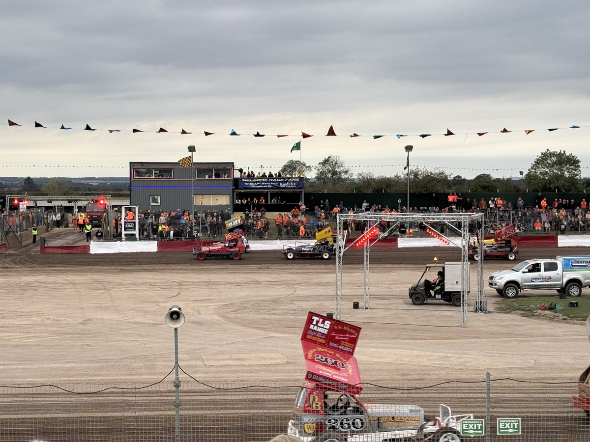 DanielS_F1's tweet photo. World Final Weekend at a track capable of running a World Final is go. #nextyear https://t.co/rClwxCblXz