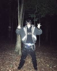offthacid's tweet photo. i rlly like it when sematary does this pose https://t.co/2x1xDnzFlj
