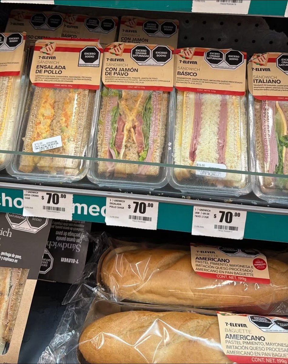 UntalKaiser's tweet photo. Sácate a la verga, mejor compro una liru sisa https://t.co/Gf5bfpBQE2