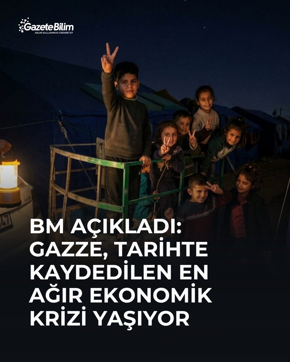 GazeteBilim's tweet photo. 📍Birleşmiş Milletler Ticaret ve Kalkınma Konferansı’nın (UNCTAD) yeni raporuna göre Gazze, kayıtlara geçen en ağır ekonomik krizi yaşıyor.

🗨Gazze’de ekonomik işletmelerin yüzde 92’si hasar gördü veya yok edildi. Çalışma çağındaki nüfusun yüzde 90’ından fazlası istihdam dışında kalırken bölgenin yeniden inşası için gereken tutarın en az 71,5 milyar dolar olduğu tahmin ediliyor.

İsrail’in Ekim 2023’ten bu yana Gazze’ye yaptığı saldırıların yarattığı yıkım, ekonomik açıdan da tarihsel boyutlara ulaştı. UNCTAD’ın 24 Eylül’de yayımladığı son rapor, Gazze’de üretimden istihdama kadar ekonomik yaşamın temel unsurlarının büyük ölçüde çöktüğünü ortaya koyuyor.

Ekonomik işletmelerin yüzde 92’si hasarlı veya yok
BM verilerine göre Gazze’de ekonomik işletmelerin yüzde 92’si hasar gördü ya da tamamen yok edildi. İşsizlik 2025’te yüzde 78’e ulaşırken çalışma çağındaki nüfusun yüzde 90’dan fazlası herhangi bir işte çalışmıyor.

Tarım ve sanayide üretim 2022 seviyesinin yüzde 94, inşaat sektöründe ise yüzde 99 altında kaldı.

Kişi başına günlük ekonomik üretim 58 sente düştü
Gazze’de kişi başına düşen yıllık gayrisafi yurt içi hasıla 2025’te yalnızca 212 dolara geriledi. Bu, kişi başına günlük yaklaşık 58 sentlik ekonomik üretime karşılık geliyor ve 2022 seviyesinin yalnızca yüzde 17’si.

Gazze’nin Filistin ekonomisindeki payı da Ekim 2023 öncesindeki yüzde 17,4 seviyesinden 2025’te yüzde 4’ün altına indi.

Yeniden inşanın faturası 71,5 milyar dolar
Dünya Bankası, Avrupa Birliği ve Birleşmiş Milletler tarafından yapılan değerlendirmeye göre Gazze’de yalnızca fiziksel altyapıda oluşan hasar 35,2 milyar dolar düzeyinde. Ekonomik ve sosyal kayıplar ise 22,7 milyar dolar olarak hesaplanıyor.

Gazze’nin toparlanması ve yeniden inşası için gereken toplam kaynağın 71,5 milyar dolara ulaştığı tahmin ediliyor.

UNCTAD’ın verileri, Gazze’de yaşananların yalnızca geçici bir ekonomik daralma olmadığını gösteriyor. Üretim tesislerinin, tarım alanlarının, konutların ve temel altyapının büyük ölçüde tahrip edilmesi, onlarca yıllık kalkınma kazanımlarını ortadan kaldırırken Gazze’yi kayıtlara geçen en ağır ekonomik krizle karşı karşıya bıraktı.

🔗https://t.co/1vM9wRRq7d