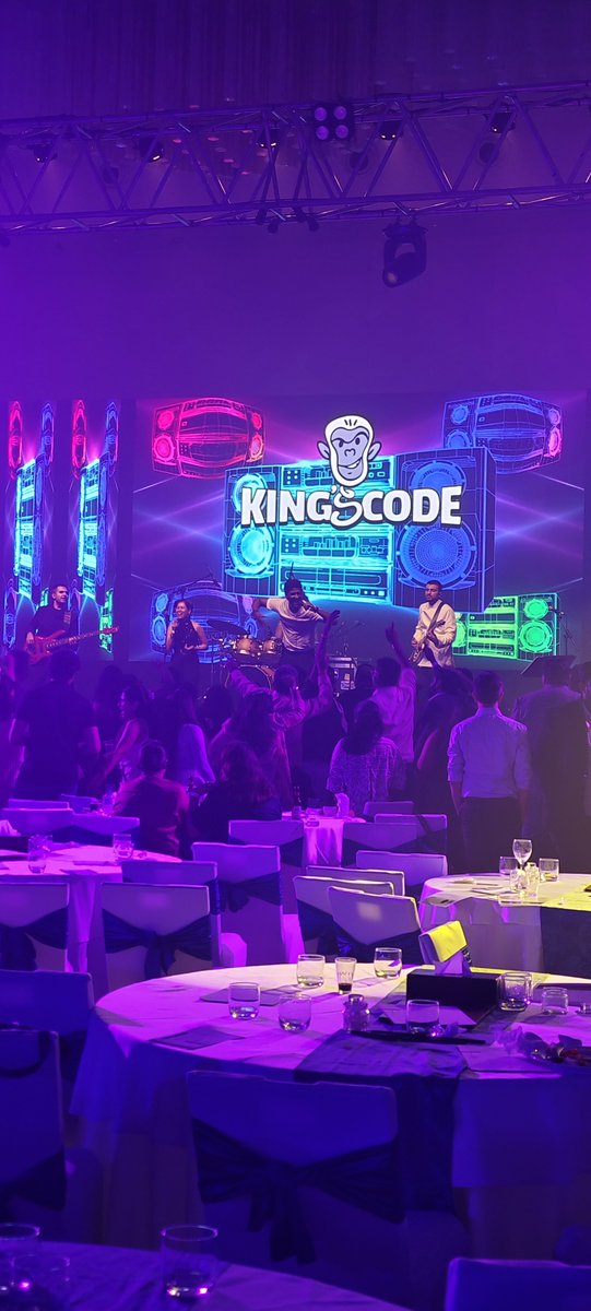 AmrithaFenn's tweet photo. Kings Code rocking it at #PRAXISIndia https://t.co/9vsyWsJzPS