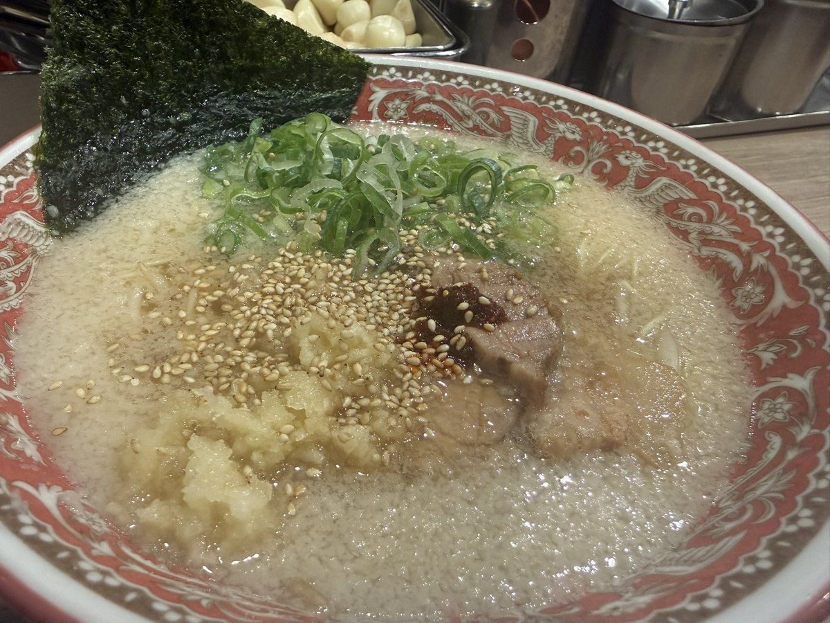 Hsawamura19's tweet photo. 月に1〜2回来るラーメン屋。
ここでラーメンを食べるためにランニングを頑張っているといっても過言ではない。
📍にんにくや　東小金井店 https://t.co/AT6SoZQgLl