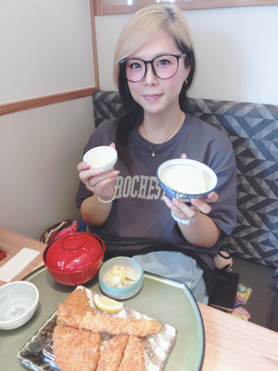 0914Time's tweet photo. 明日9/26は！！！
麗奈さんのアテンドで岩槻へ🙌

皆様お待ちしておりまする👽⤴️
※写真は前々回の食事風景

⚠プロモーション https://t.co/qlEO672HpN