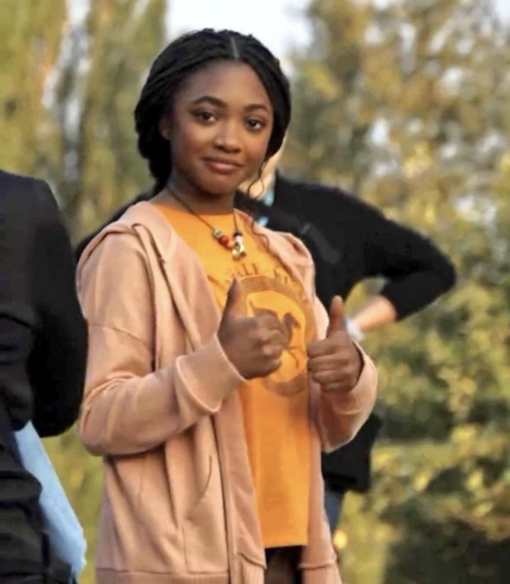 moviefriday89's tweet photo. happy birthday to leah 🫶🫶 i hope she had the best day and always remember how special and amazing she is, and continues to be that beautiful person 💗 https://t.co/tnUdANFYxk