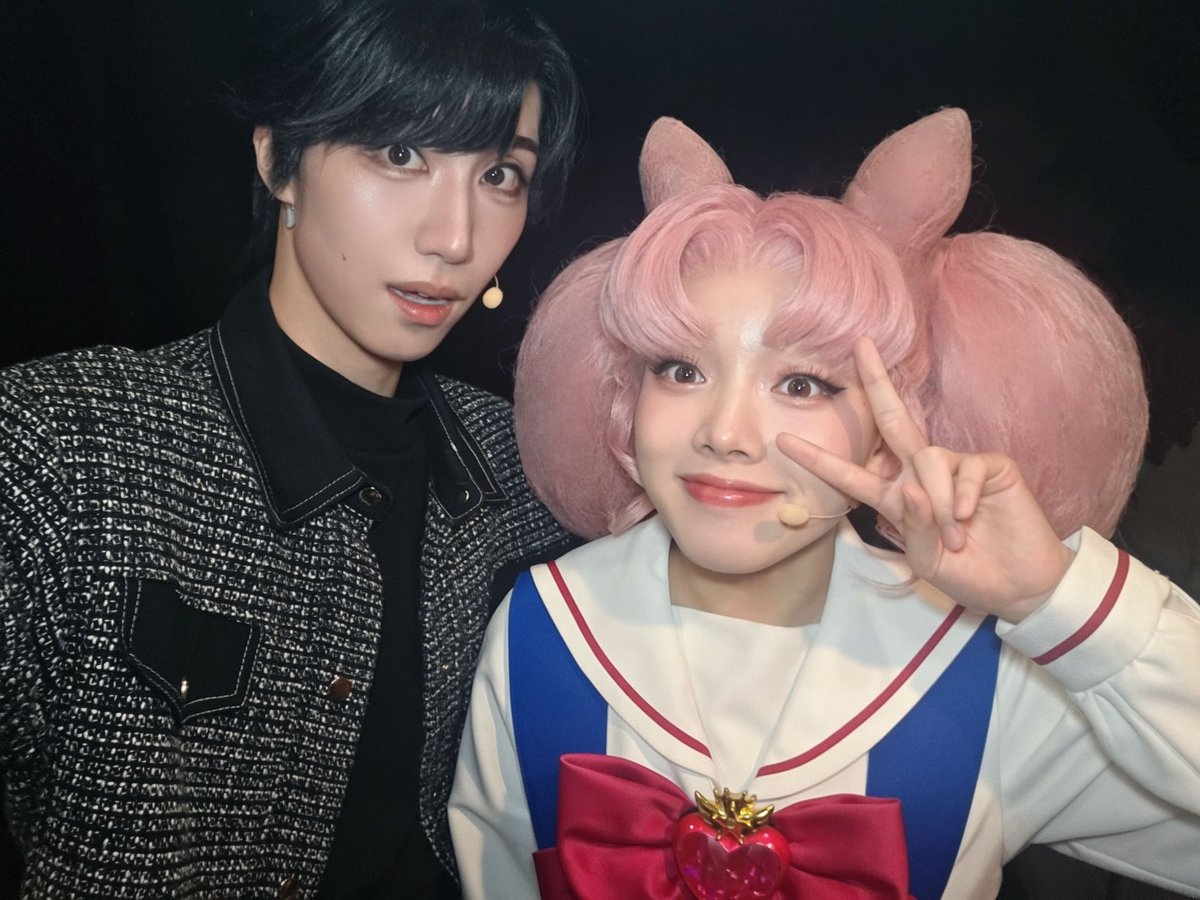 051021marin's tweet photo. #美少女戦士セーラームーン
-Shining Theater Shinagawa Tokyo-

本日もありがとうございました🩷

今日はとーーーっても暑かったねぇ🔥
一生懸命戦っていたらたくさん汗かいちゃった笑
気温の差が激しいからみんな体調気を付けてね！
あたしも気を付ける！！

今日はまもちゃんと🖤🩷

また明日も劇場で待ってるね🌙✨️

#PrettyGuardianSailorMoon 
-Shining Theater Shinagawa Tokyo-

Thank you so much for today too 🩷

It was sooo hot today! 🔥
I got super sweaty while fighting my hardest! 
The temperature has been changing a lot lately, so please take care of yourselves!
I’ll take care of myself too!!

Today, I’m with Mamoru 🖤🩷

I’ll be waiting for you at the theater again tomorrow 🌙✨️

#prettyguardiansailormoonshiningtheater #shiningtheater #シャイニングシアター