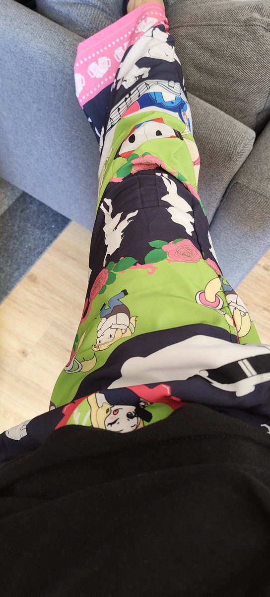tsuntofan's tweet photo. Something cool came home today
The Rozetai pant are here they look Amazing thanks to @GunweebJimmy and @_Muscleboii

#ロゼ隊 https://t.co/RFr6BVVQcj